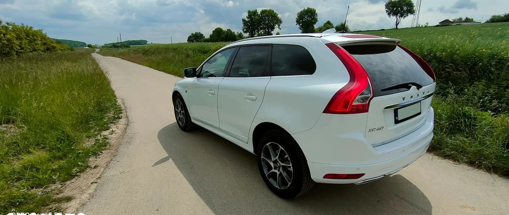 Volvo XC 60 cena 77400 przebieg: 150000, rok produkcji 2015 z Słupsk małe 154
